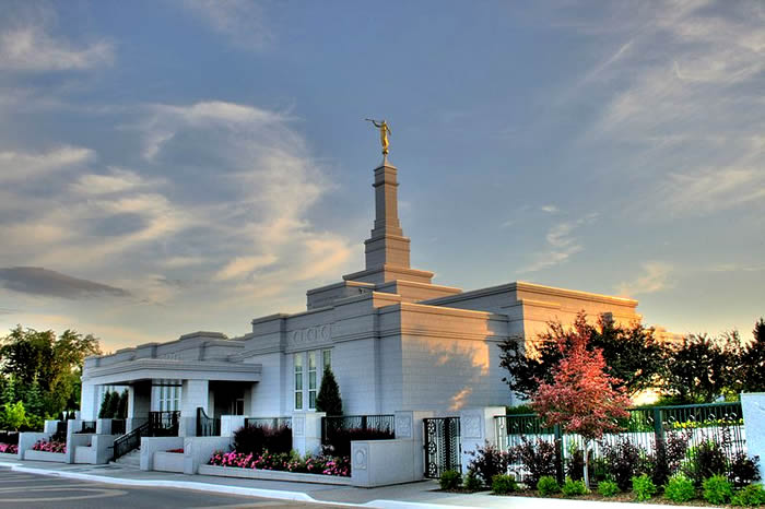 Edmonton Temple (1999)